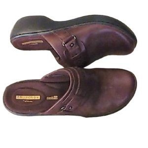 NWOB Clarks size 6 (scratched)